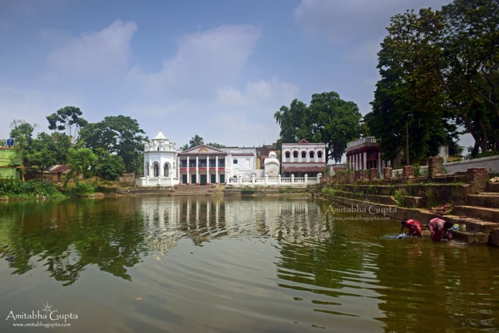 The waterbody in front of the mansions of Biswas family is known as Gopisagar.