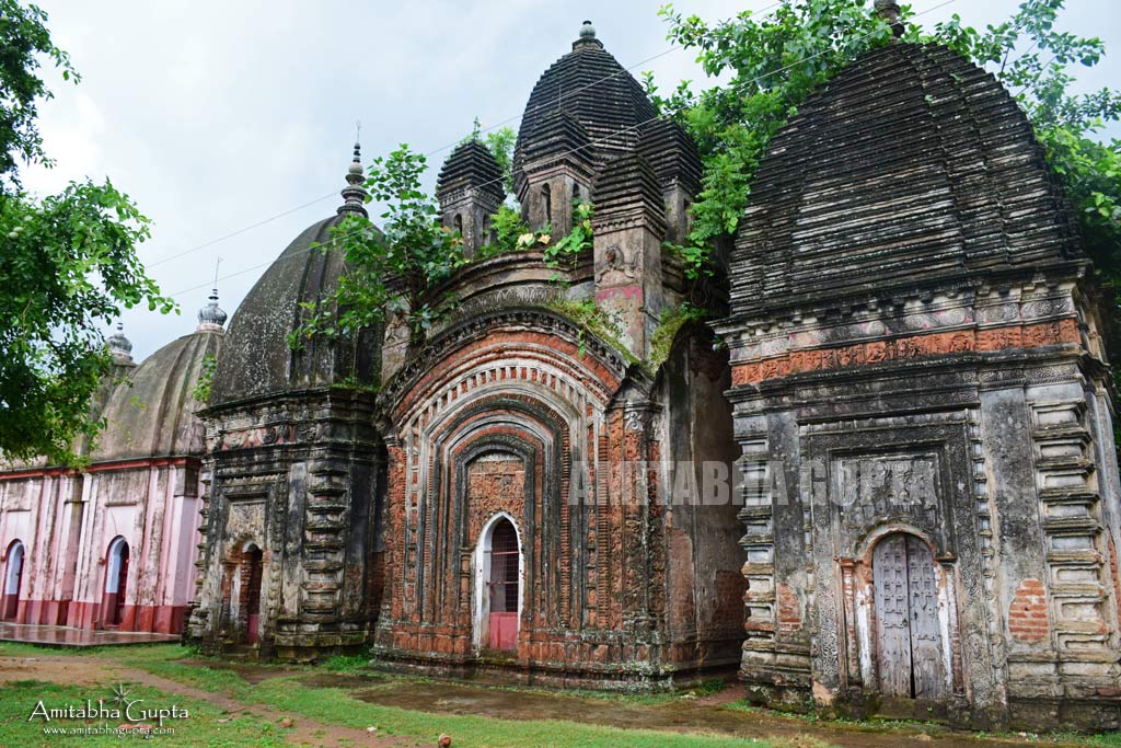 Five Temples at Ojhapara, Three built by Ojha family and two by Mahato family.